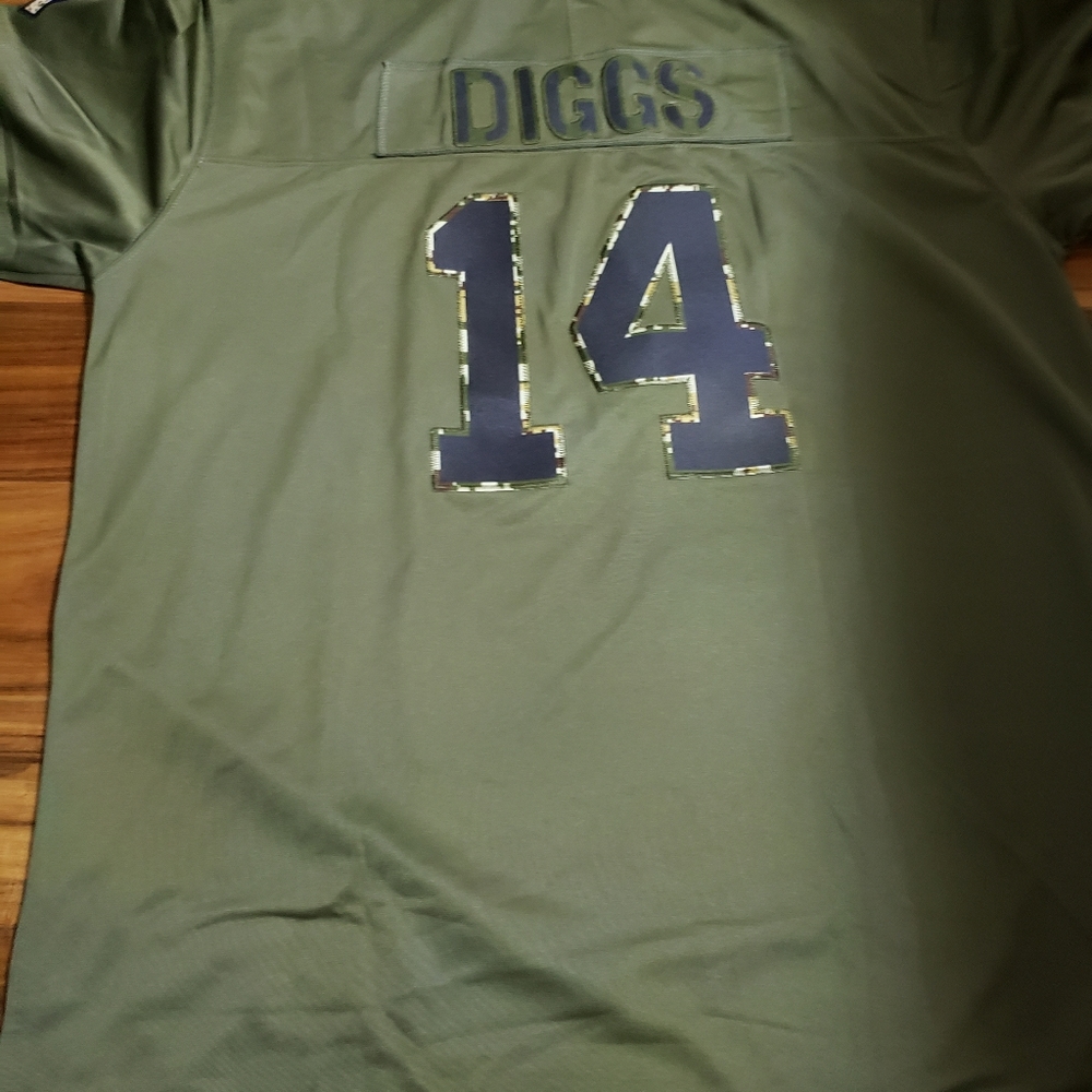 Football Jerseys - Picture 5 of 6